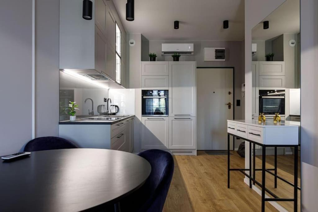 Golden Apartments Wroclaw - Great Location - Cozy And Bright&Janapawla19 Luaran gambar
